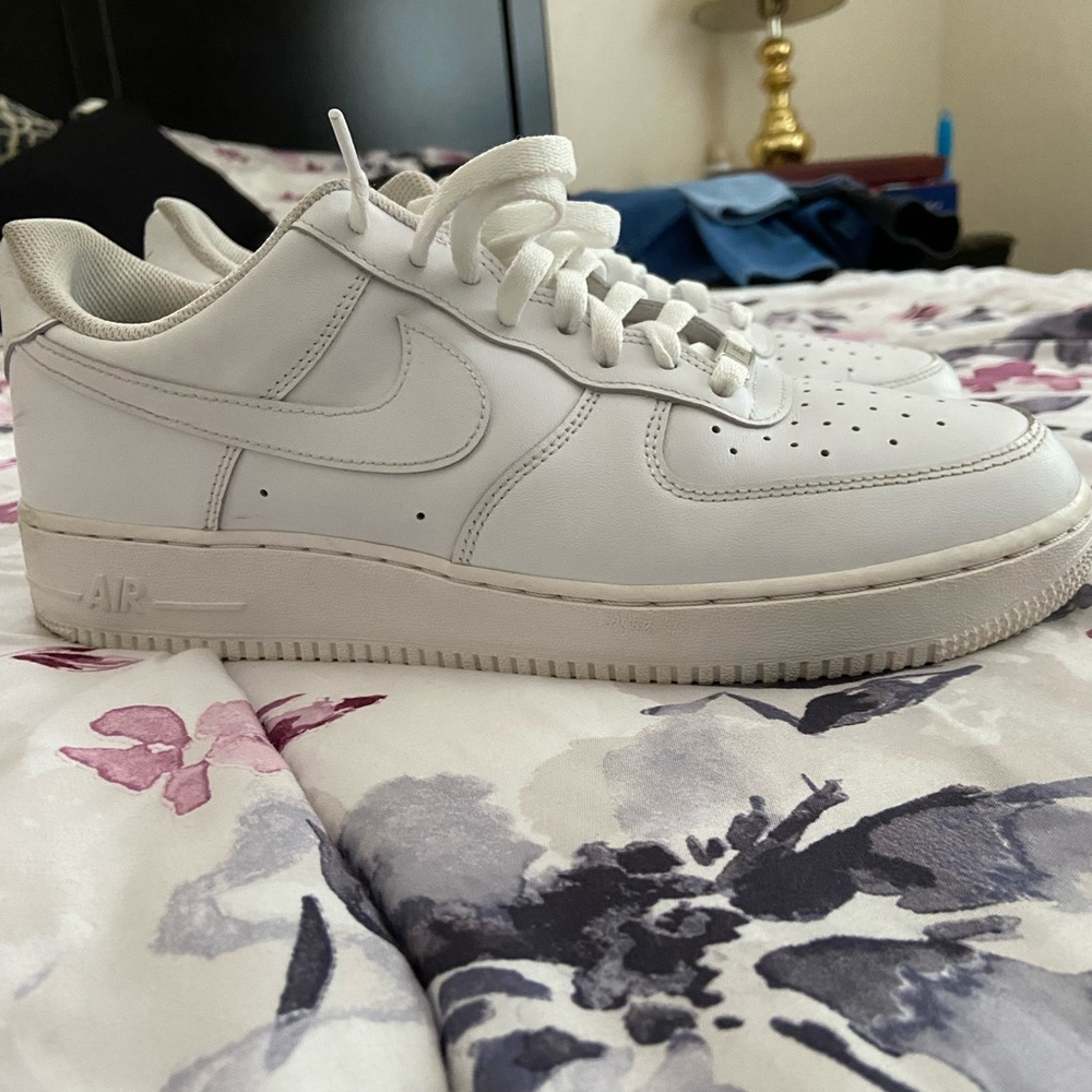 White Nike Air Force 1's Size 11
